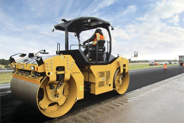 Proses Pemadatan Efisien dengan Road Roller Modern